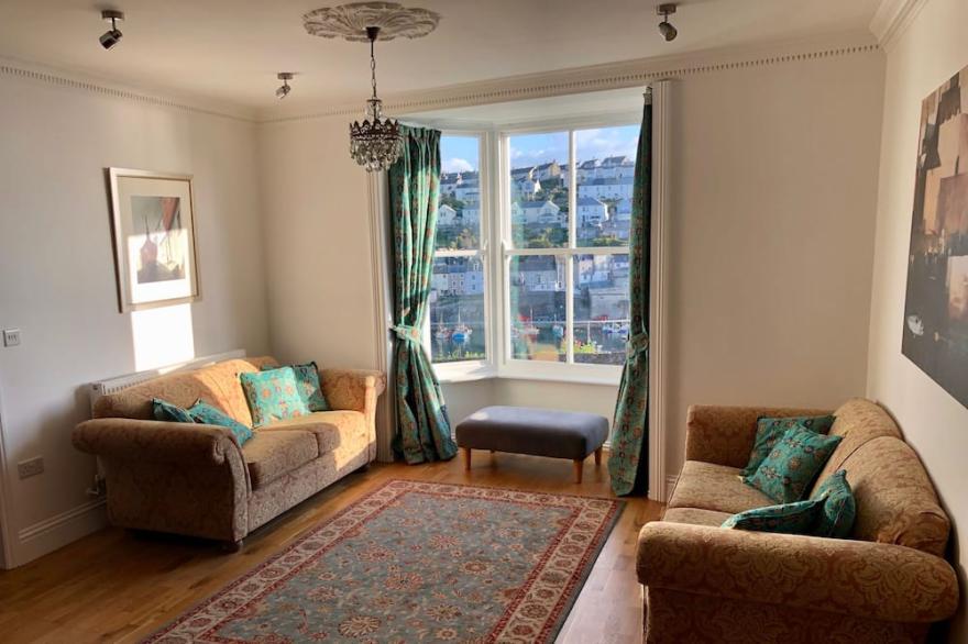 Bayview Cottage - Stunning Harbour And Sea Views, parking included
