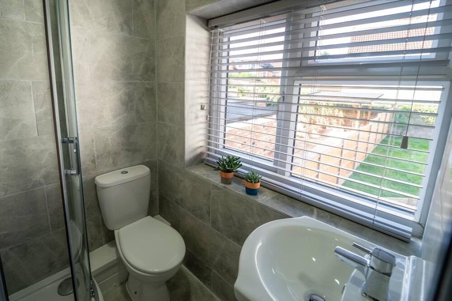 Impeccable 1-Bed Studio in Birmingham