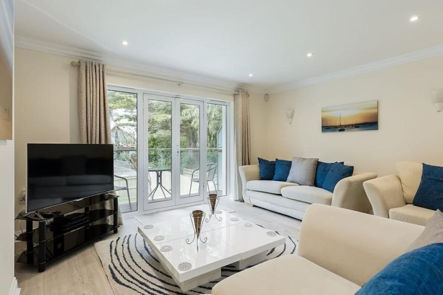 Seascapes -  a house that sleeps 8 guests  in 4 bedrooms