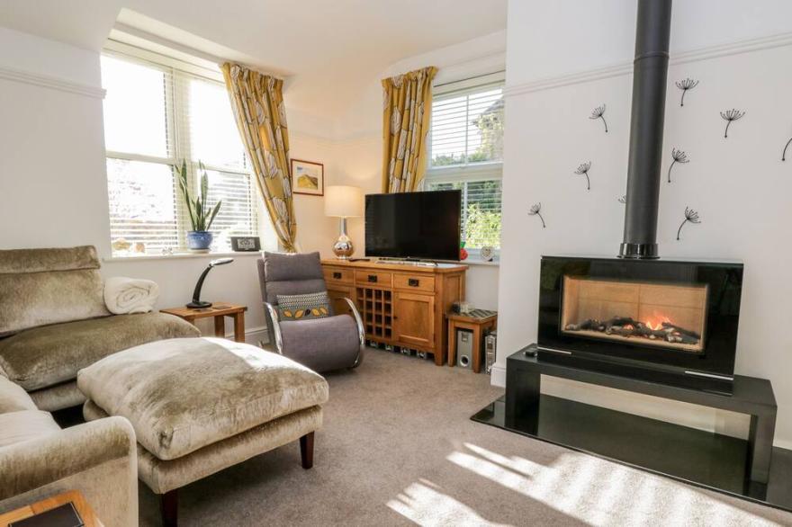 THE BOLT HOLE, romantic, luxury holiday cottage in Kendal