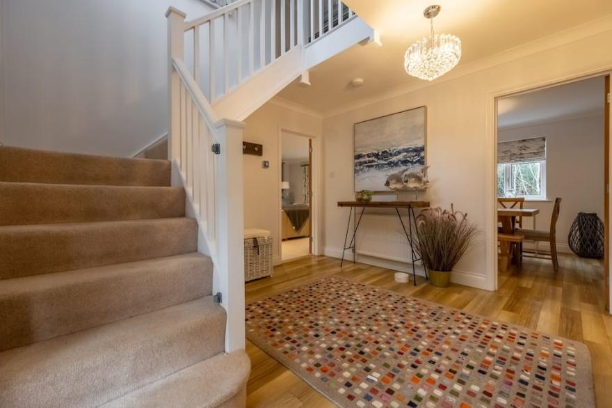 A beautifully presented detached house tucked away in a peaceful location on the edge of the histori