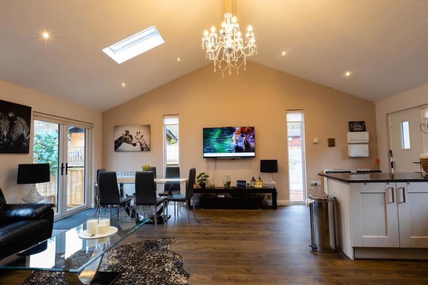 3 Bedroom 2 bathroom  luxurious lodge with hot tub stunning Northumberland