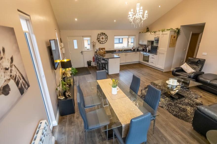 3 Bedroom 2 bathroom  luxurious lodge with hot tub stunning Northumberland