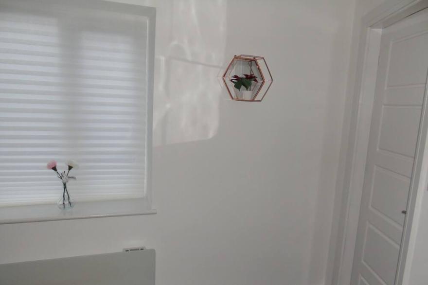 Captivating 1-Bedroom Apartment in Bolton