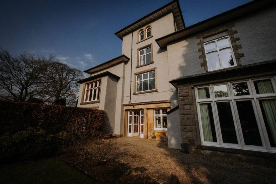 Spacious Period Apartment with Garden Views - nr Cartmel and Lake Windermere
