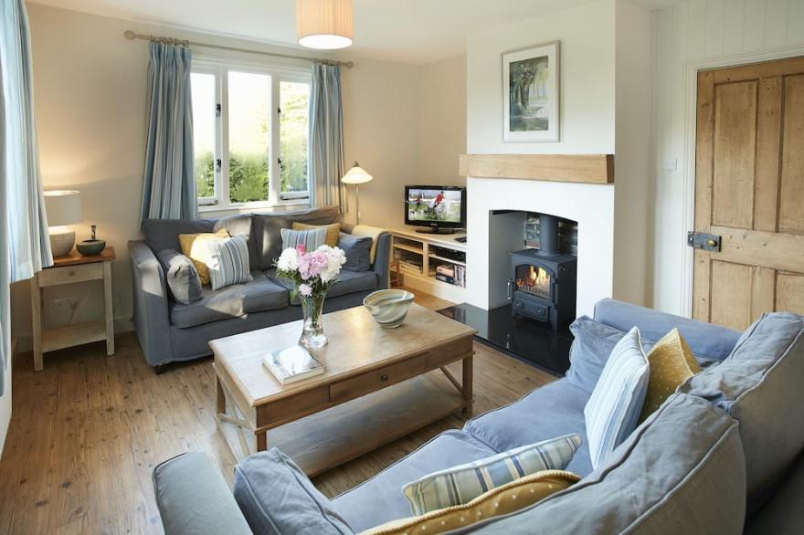 Tufton Croft -  a marketing that sleeps 4 guests  in 2 bedrooms
