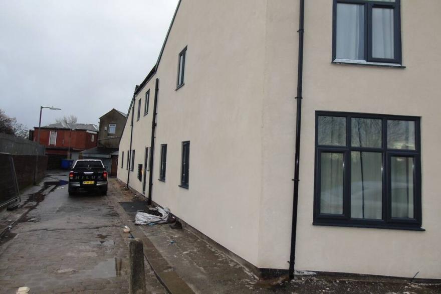 Inviting 1-Bed Ground Floor Apartment in Bolton