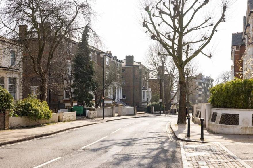 The West Hampstead Retreat - Modern & Bright 1BDR Apartment