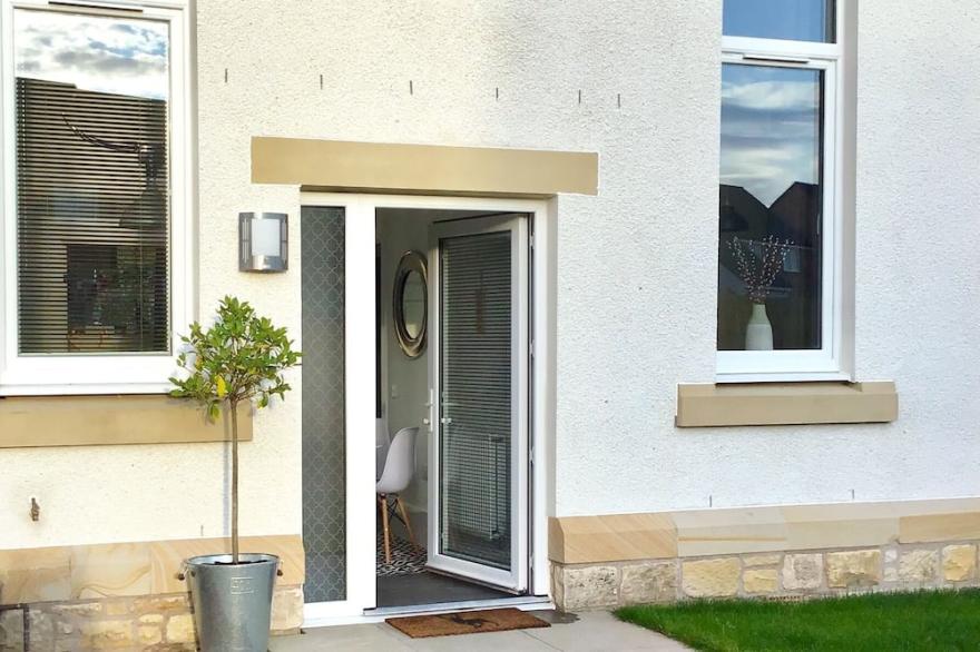 The Old Schoolhouse Kinross, Loch Leven | 2 bed house, enclosed garden & parking