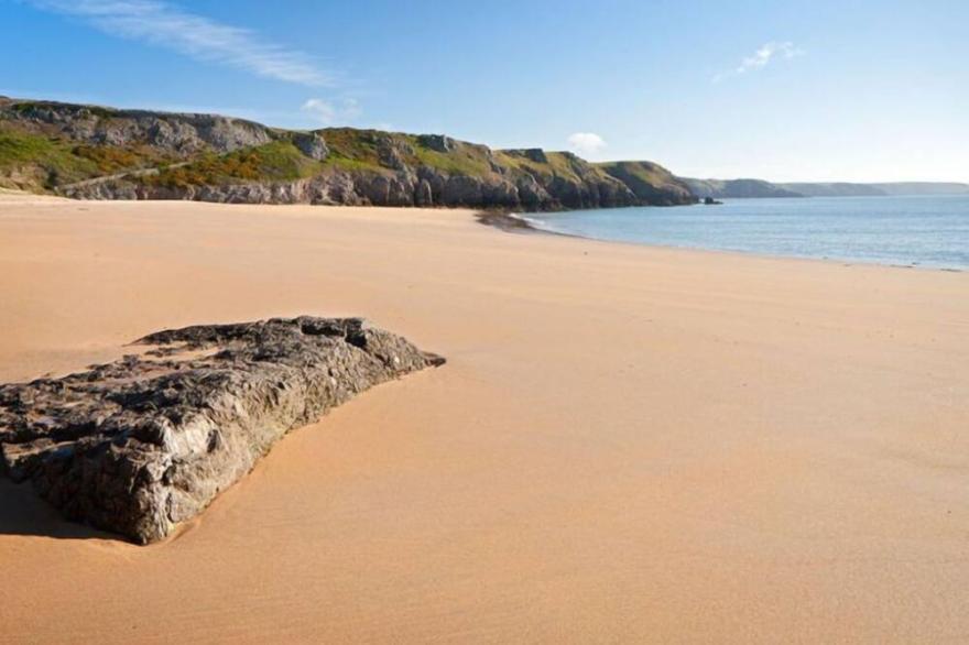 Apartment Nelson Quay in Milford Haven - 4 persons, 2 bedrooms