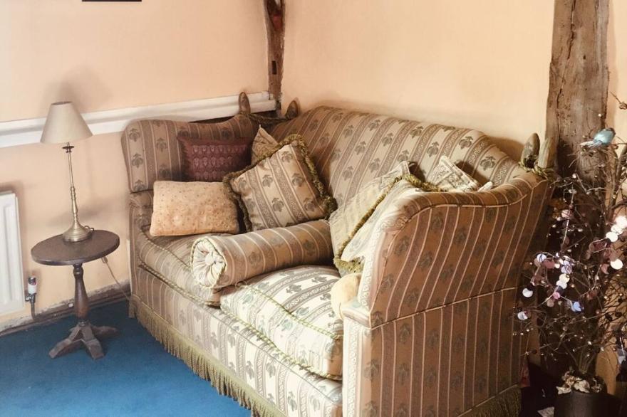Beautiful Period  home in quiet picturesque Kentish  village