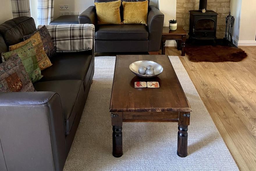 Cosy Cotswolds style cottage in a stunning location on the Lower Mill Estate