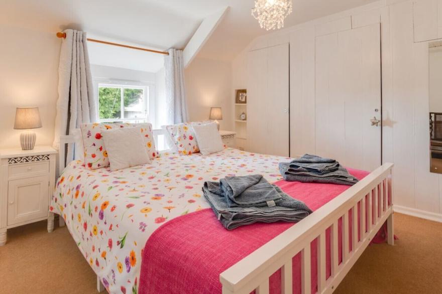 Shillingstones - Two Bedroom House, Sleeps 4