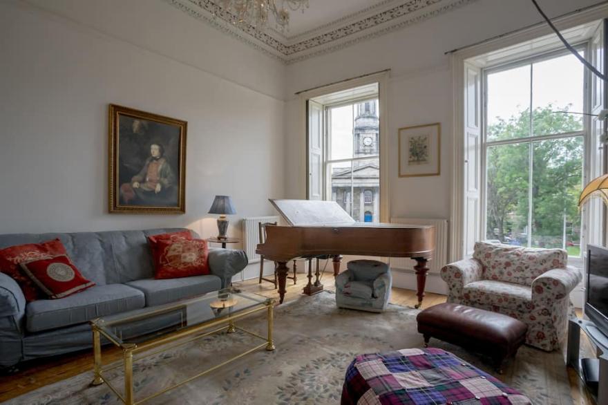 FAMILY & GROUP FRIENDLY - a great location and spacious!