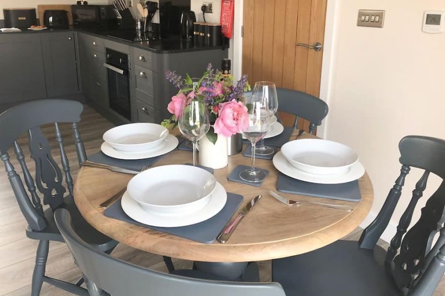 2 bedroom accommodation in Pickering