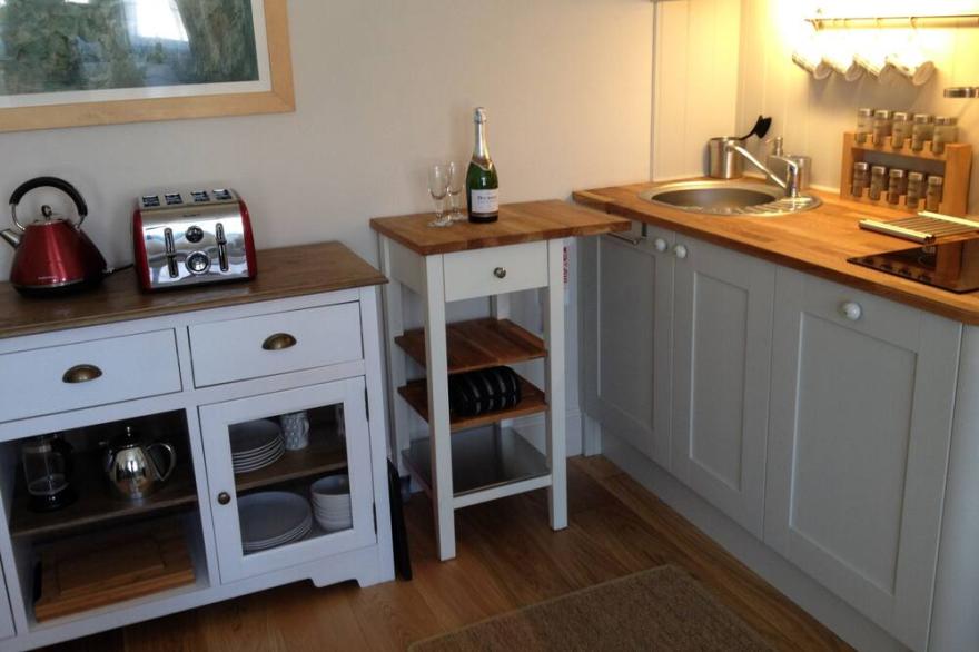 Historic apartment between the Cotswolds and the Malvern Hills.