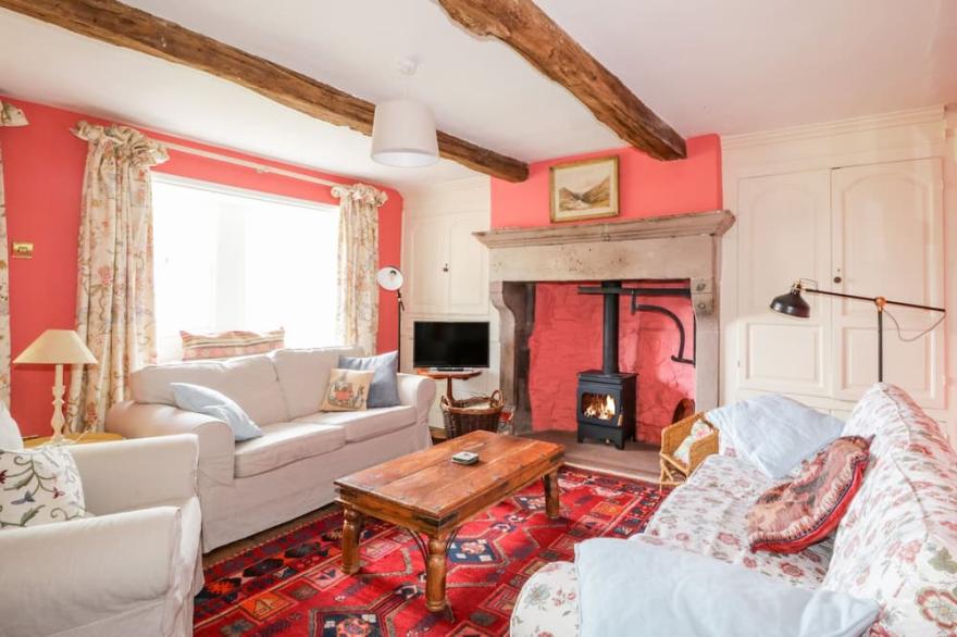 ROSE FARM, pet friendly, with open fire in Dacre