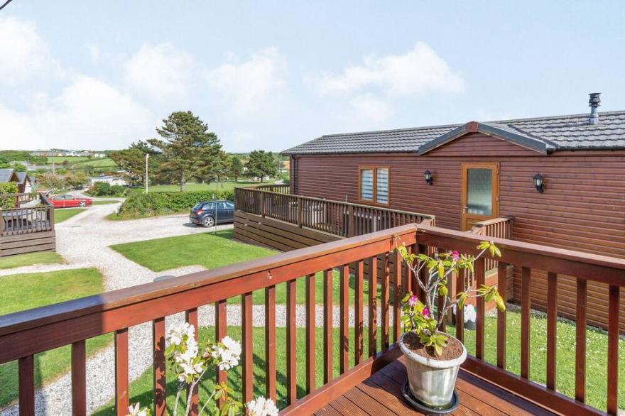 2 THE BEECHES, family friendly in Wadebridge