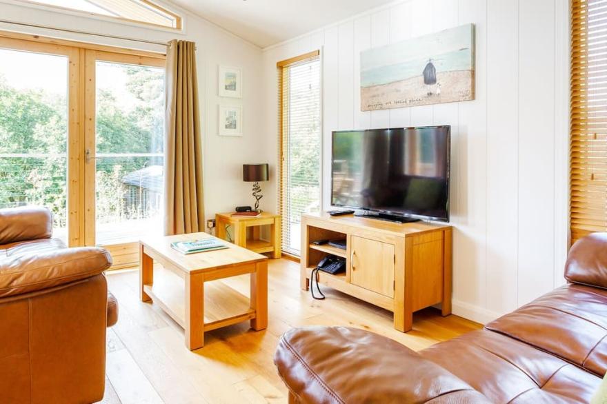 6 HEDGEROWS, pet friendly, luxury holiday cottage in Lanreath