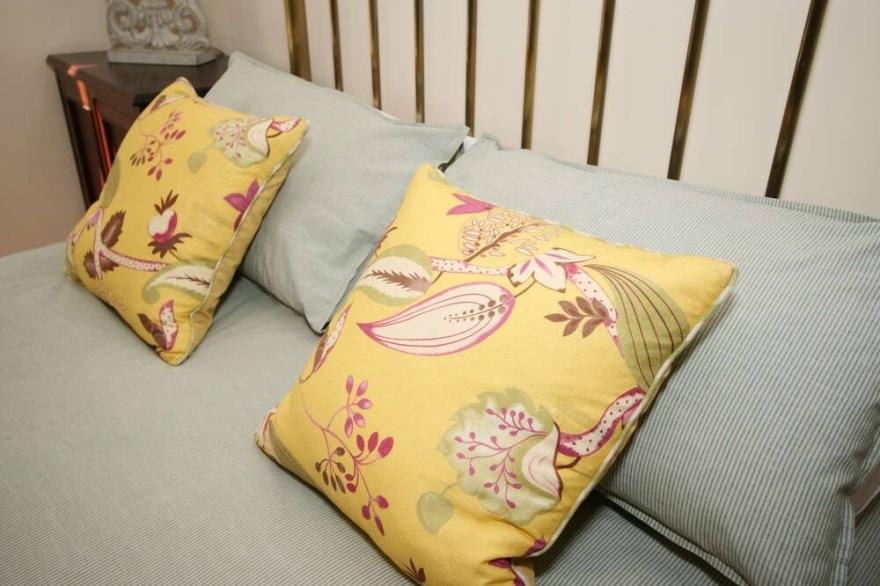 Stodham House Quirky Central Townhouse, 4 beds sleeps up to 9