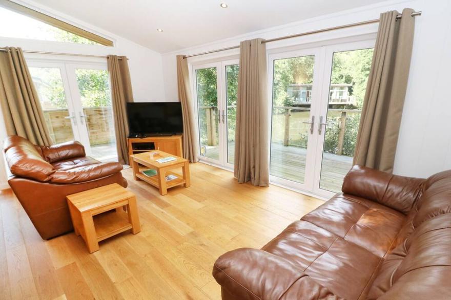 1 MILLER'S ISLAND, pet friendly, with hot tub in Lanreath