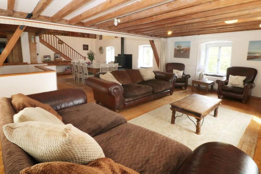 FELIN, pet friendly, country holiday cottage in Llanfairpwllgwyngyll