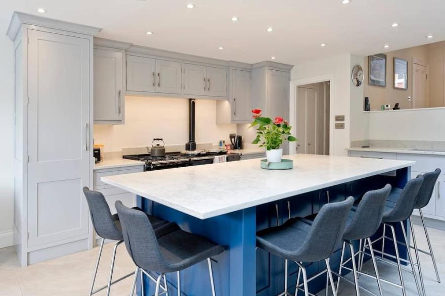 Spacious 4Bed home Battersea