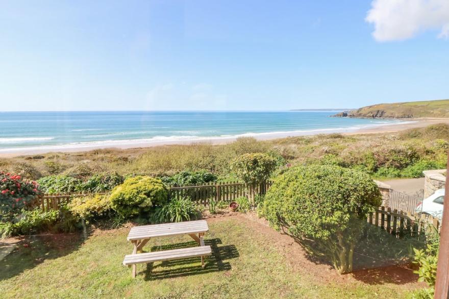 STONECROFT, pet friendly, character holiday cottage in Praa Sands