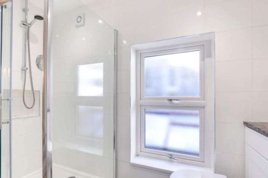 Vacation home Duneside in Looe - 8 persons, 4 bedrooms
