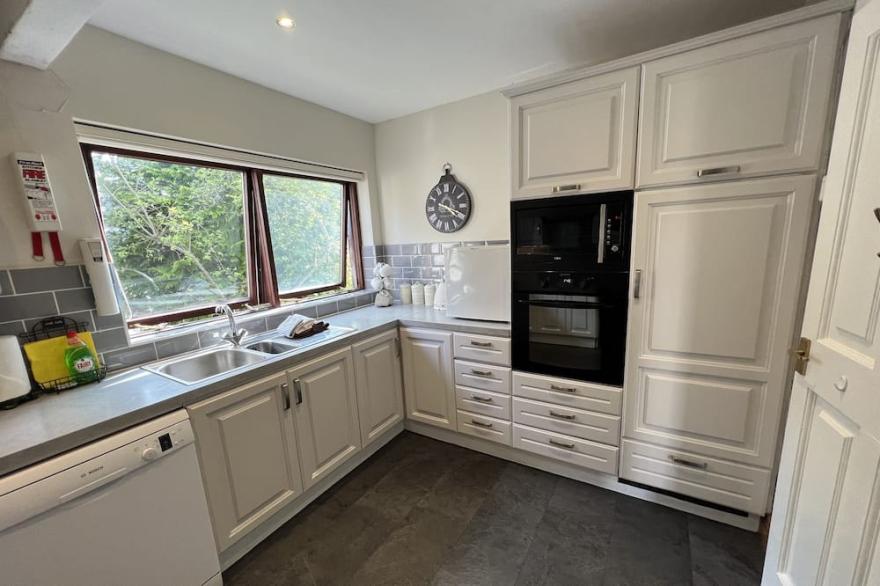 Ambleside BALC with MOUNT Views School hol wks still AVAILABLE 1xdog ok sleep 6