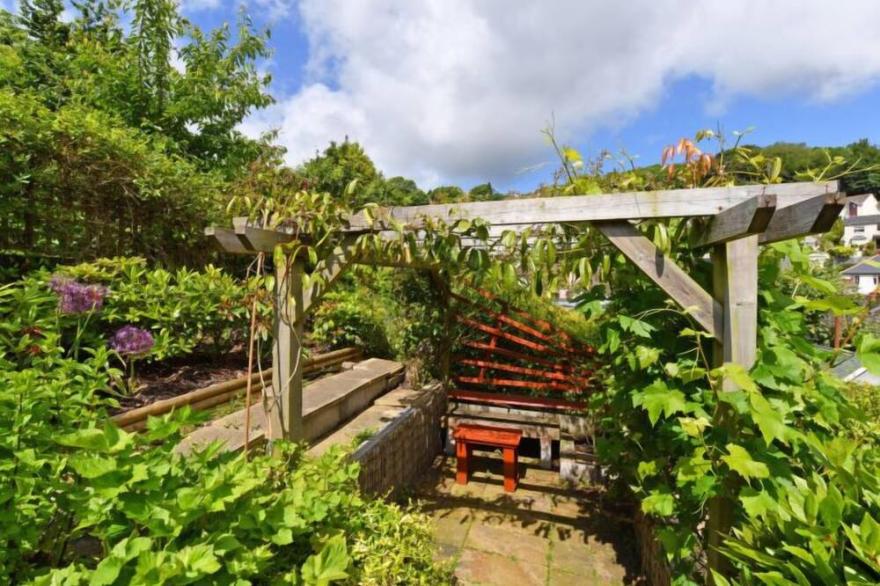 Vacation home Pinky in Dartmouth - 7 persons, 4 bedrooms