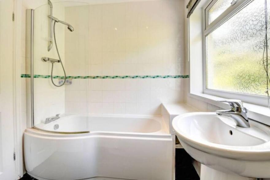 Vacation home Pinky in Dartmouth - 7 persons, 4 bedrooms