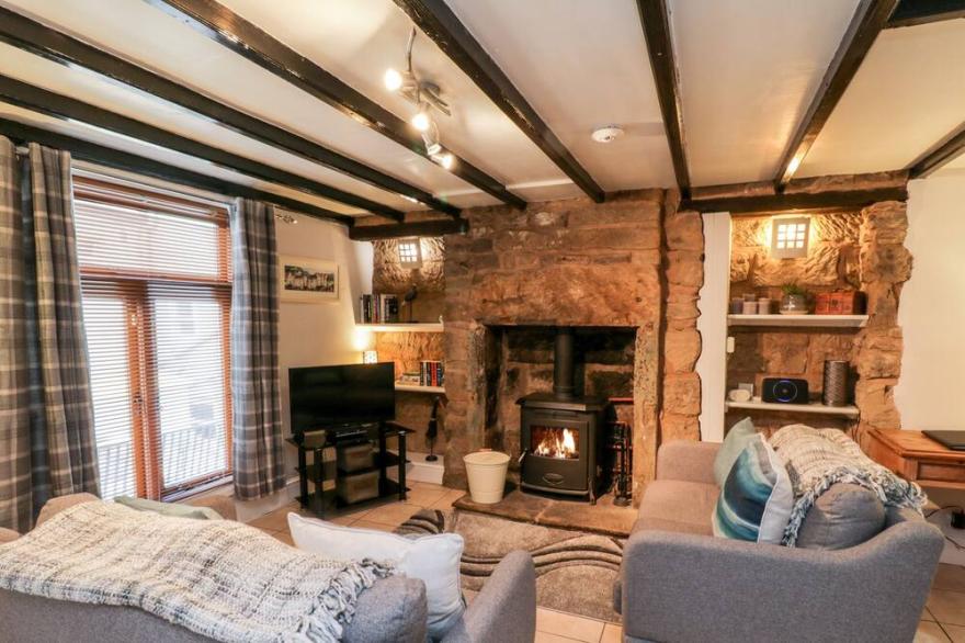 STONEGARTH, pet friendly, character holiday cottage in Staithes