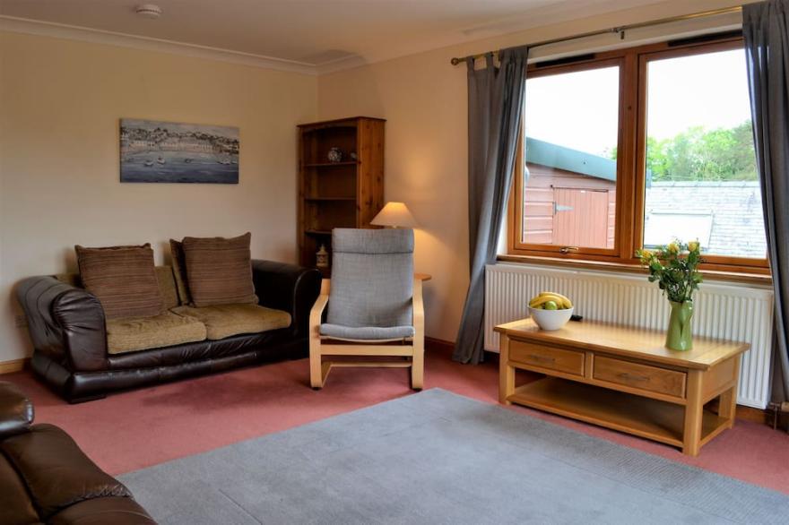 Bramble Cottage -  a house that sleeps 6 guests  in 3 bedrooms