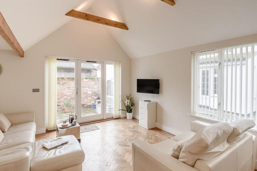 The Folly - One Bedroom House, Sleeps 2