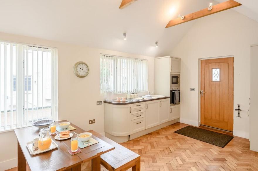 The Folly - One Bedroom House, Sleeps 2