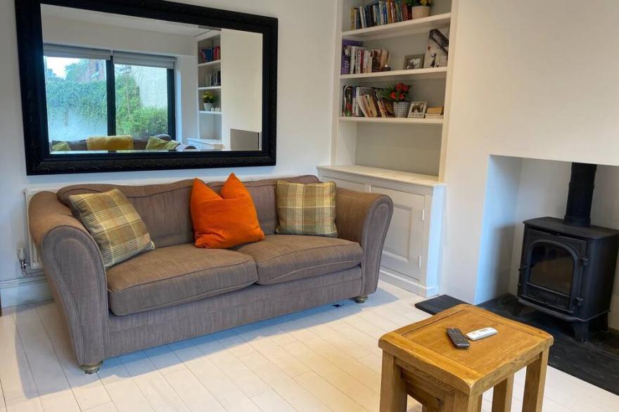 2-Bed Family Home with Sunny Garden