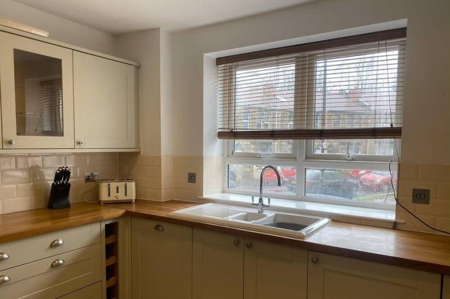 2-Bed Family Home with Sunny Garden