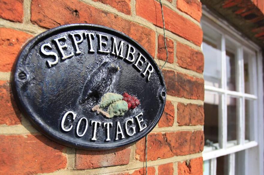 September Cottage - Three Bedroom House, Sleeps 6