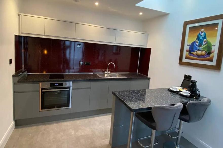 Stylish & modern, in a quiet, convenient location