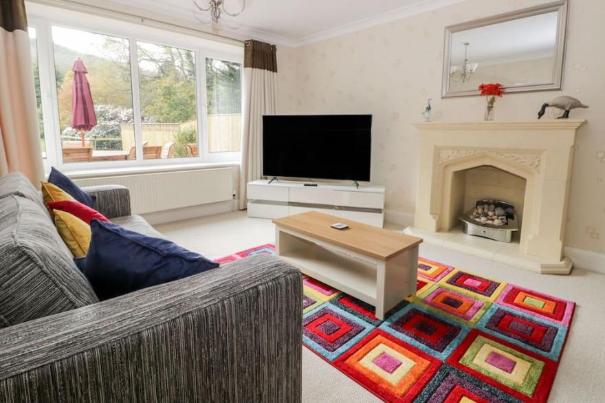 RAINCLIFFE MANOR, family friendly, with a garden in Scarborough