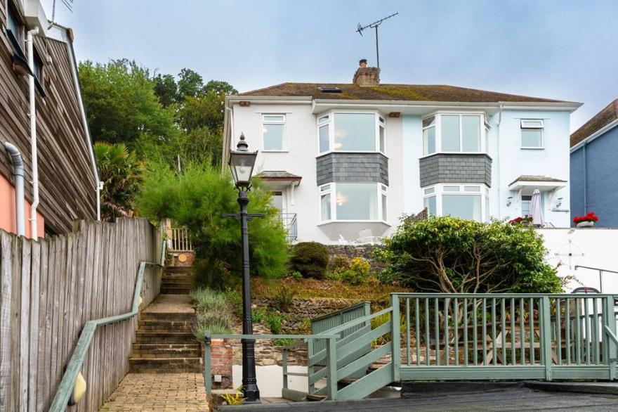 Tideway, 3 bedroom, sleeps 5, garage, garden, bbq, river views
