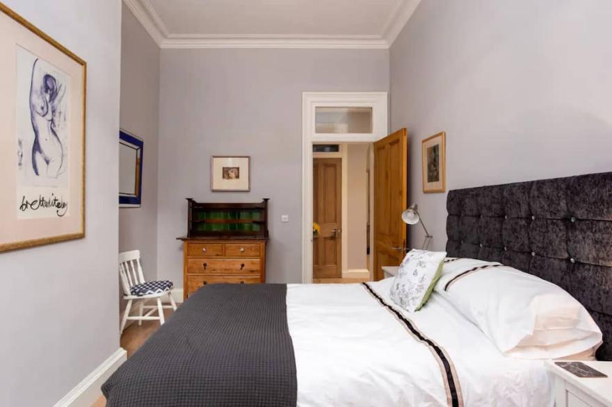 Spacious 2 Bedroom House  Near The Meadows