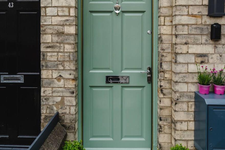 Bishy Road Abode - Stylish Victorian Terrace