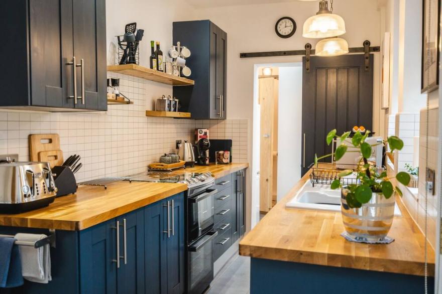 Bishy Road Abode - Stylish Victorian Terrace