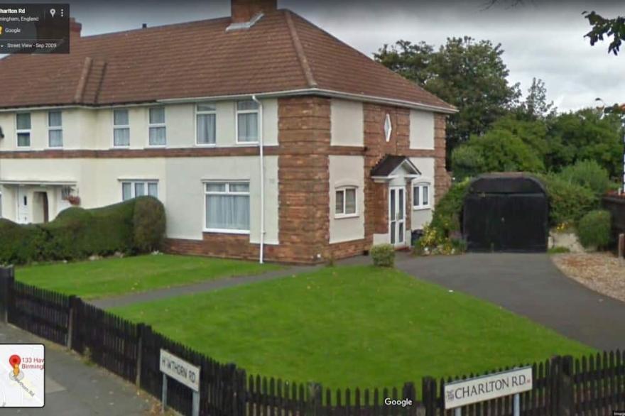 Modern 6-Bed-Groups-Contractors Parking Vans-Cars