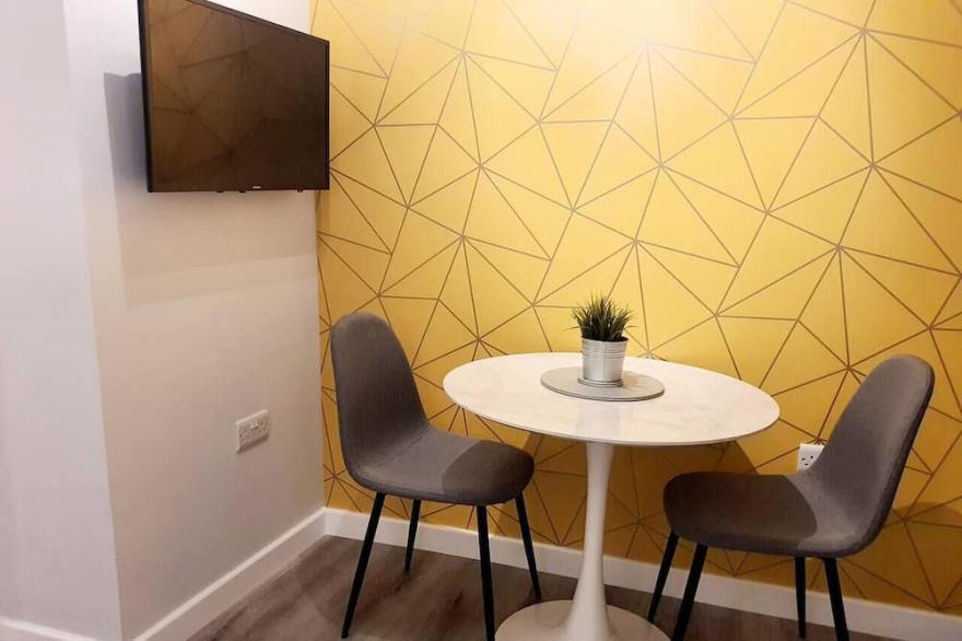 Charming Studio in Town Centre Close to Beach
