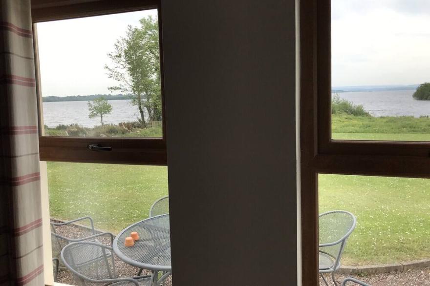 Lakeside Cottage In Kesh with panoramic views over Lough Erne,