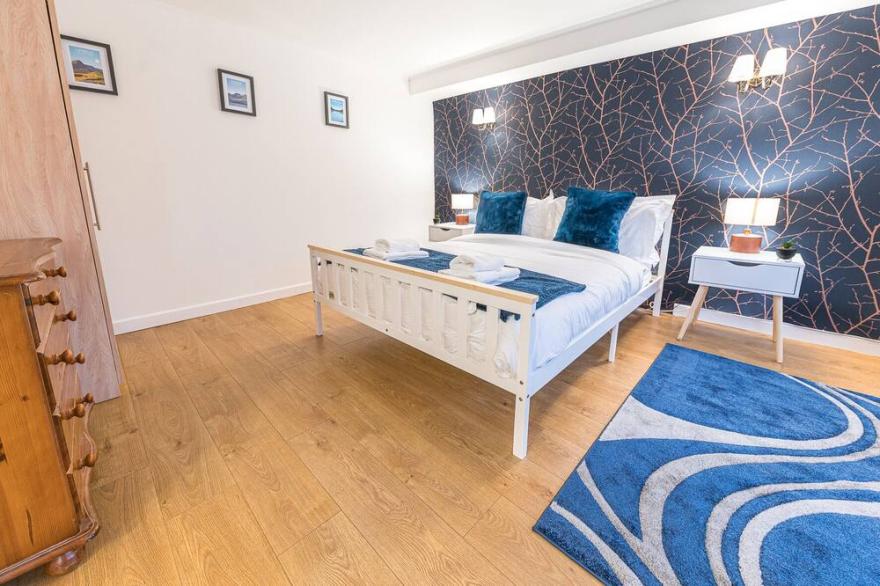LAKELAND VIEW, pet friendly, character holiday cottage in Keswick
