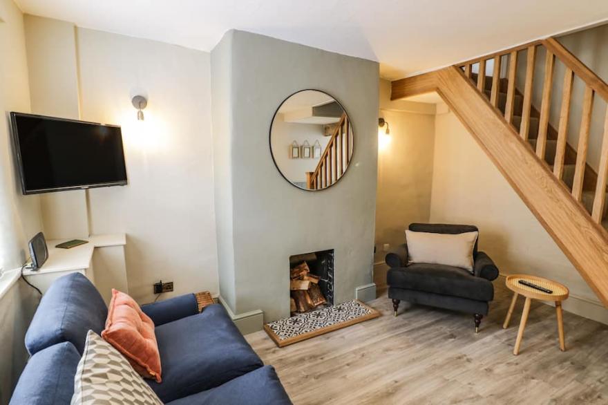 5 BULL STREET, pet friendly, with a garden in Stratford-Upon-Avon
